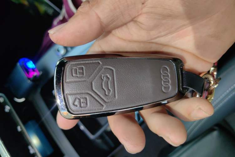 Used Audi Q5L 2023 40T Luxury Dynamic Model Vehicle Key