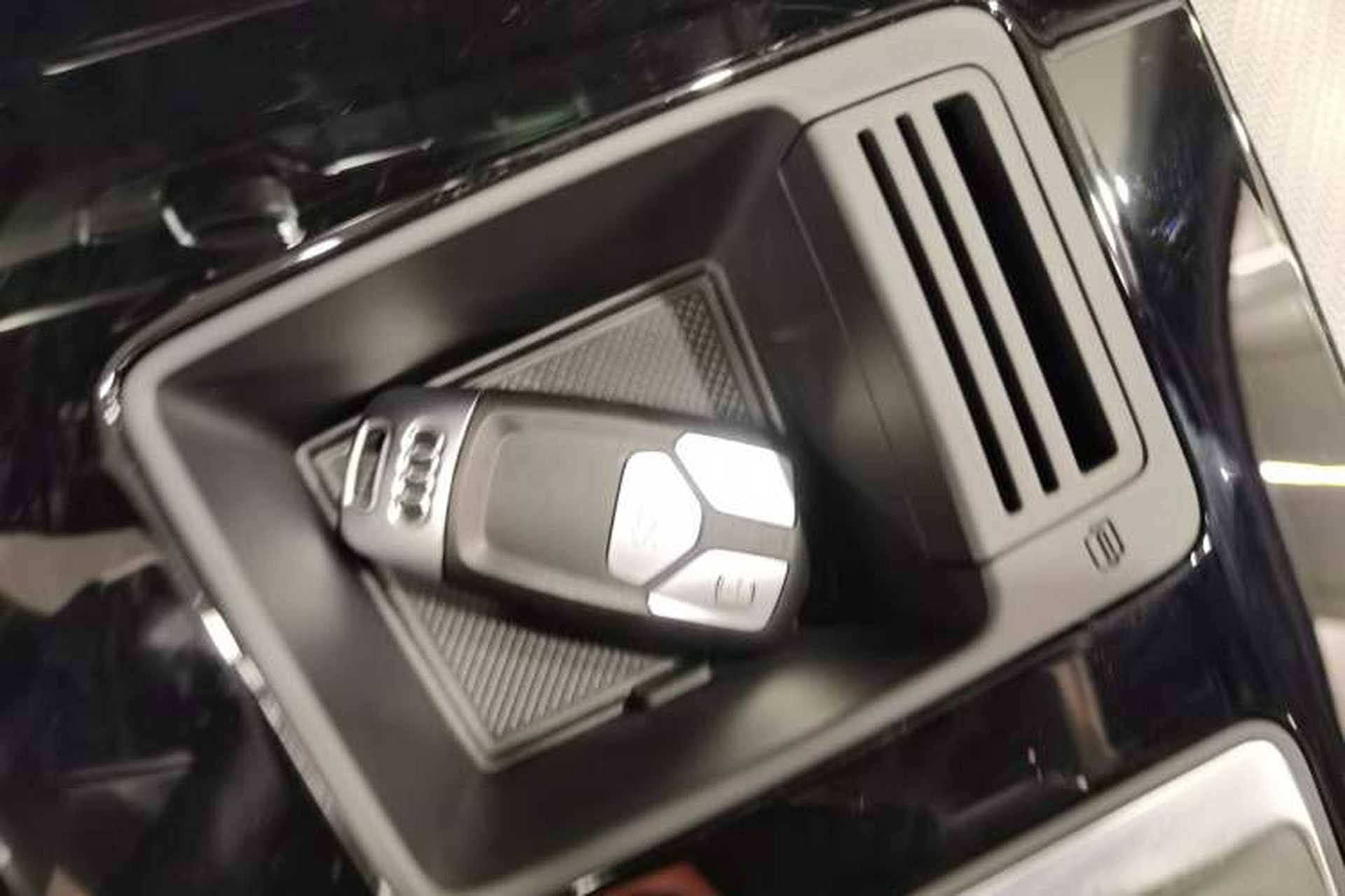 Used Audi Q5L 2023 40T Luxury Dynamic Model Vehicle Key