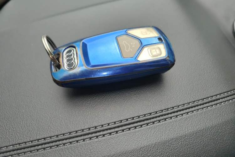 Used Audi Q5L 2023 40T Luxury Dynamic Model Vehicle Key