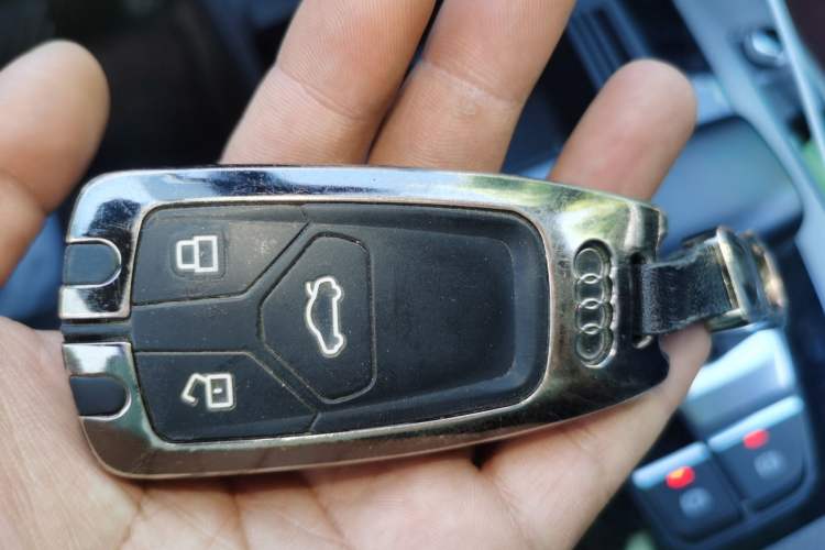 Used Audi Q5L 2023 40T Luxury Dynamic Model Vehicle Key