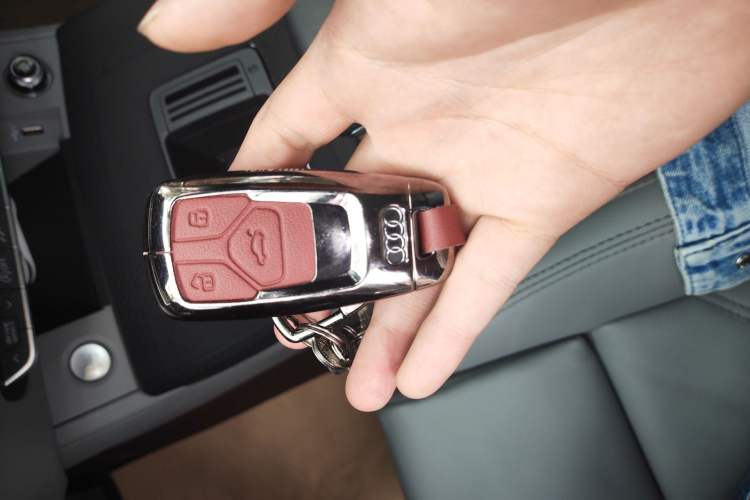 Used Audi Q5L 2023 40T Fashionable and Dynamic Edition Vehicle Key