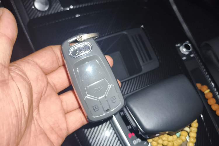Used Audi Q5L 2023 40T Luxury Dynamic Model Vehicle Key
