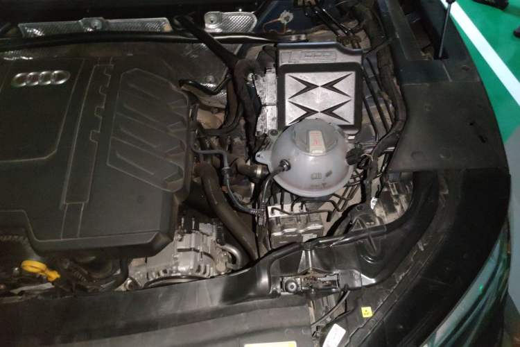 Used Audi Q5L 2023 40T Fashionable and Elegant Version Engine Bay Left