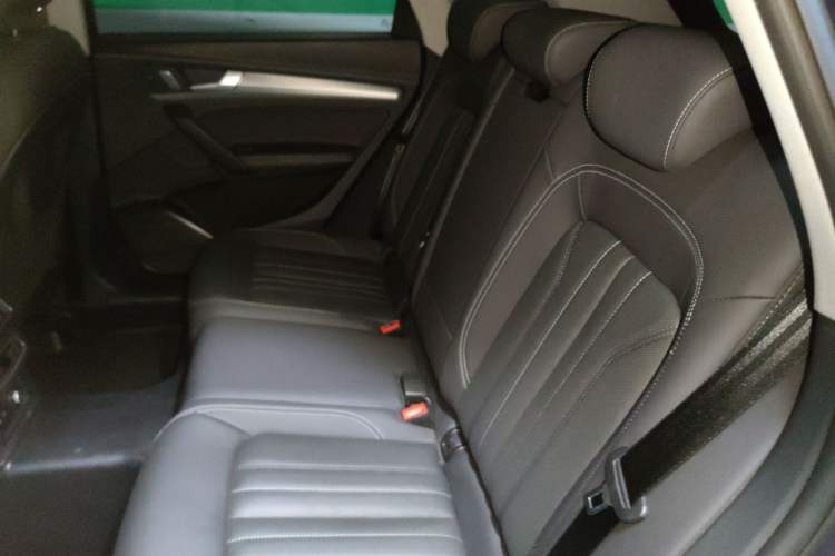 Used Audi Q5L 2023 40T Fashionable and Elegant Version Left Rear Seat
