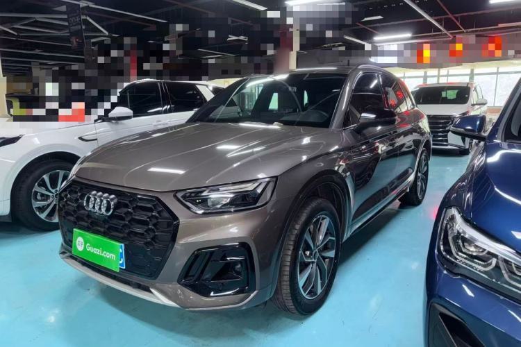 Używany Audi Q5L 2023 40T Luxury Dynamic Model Guazi used car, China used car export, Used car for sale, Used cars, Cheapest cars for sale