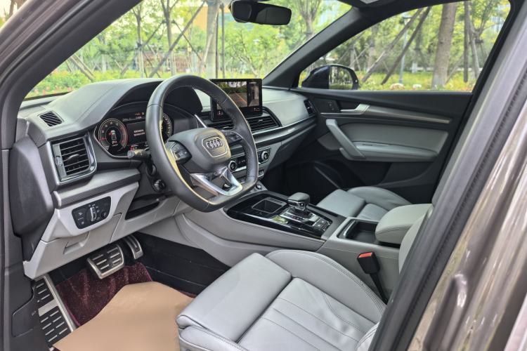 Used Audi Q5L 2023 40T Luxury Dynamic Model Interior 3