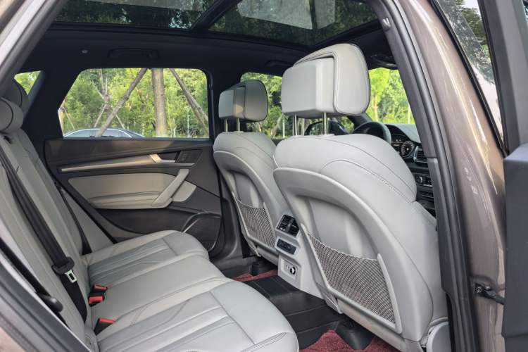 Used Audi Q5L 2023 40T Luxury Dynamic Model Interior 6