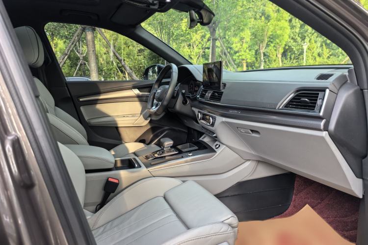 Used Audi Q5L 2023 40T Luxury Dynamic Model Interior 7