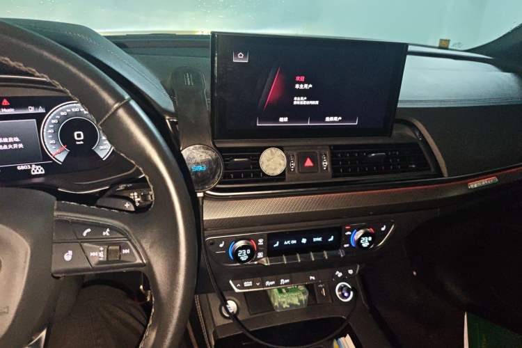Used Audi Q5L 2023 40T Snow Sports Edition Audio And AC Panel
