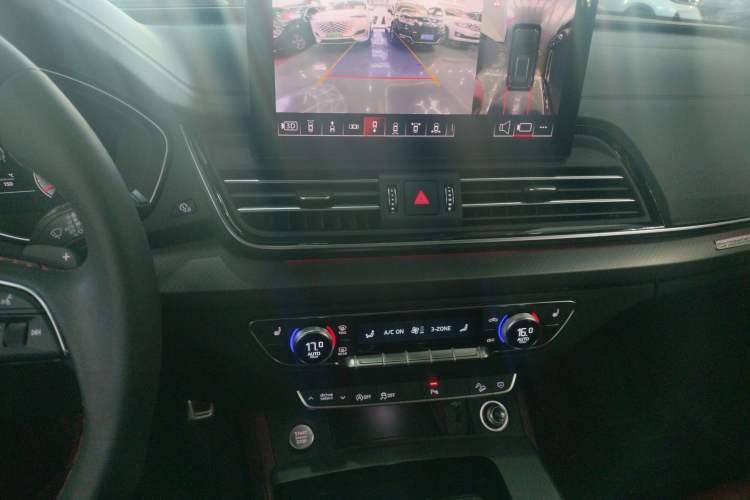 Used Audi Q5L 2023 40T Luxury Dynamic Model Audio And AC Panel