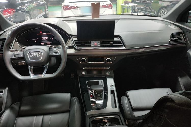 Used Audi Q5L 2023 40T Luxury Dynamic Model Center Console