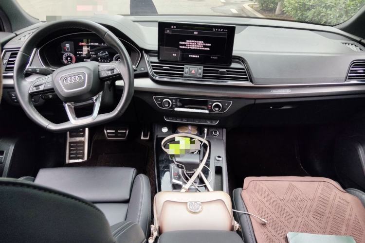 Used Audi Q5L 2023 40T Luxury Dynamic Model Center Console