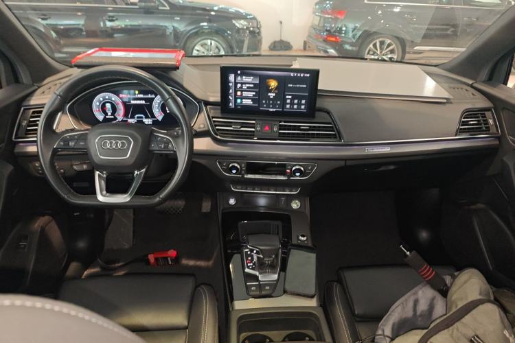 Used Audi Q5L 2023 40T Luxury Dynamic Model Center Console