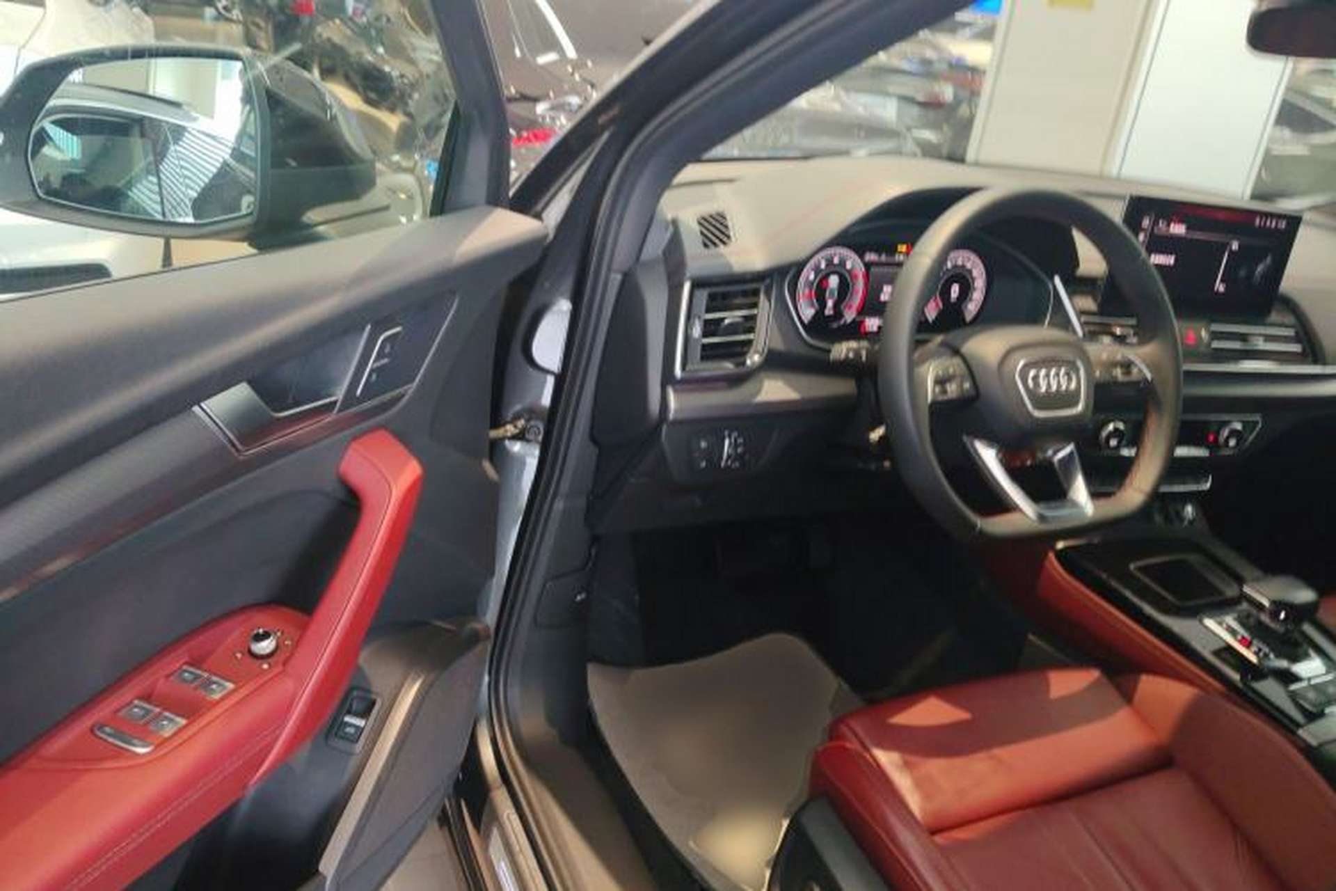 Used Audi Q5L 2023 40T Luxury Dynamic Model Driver Seat