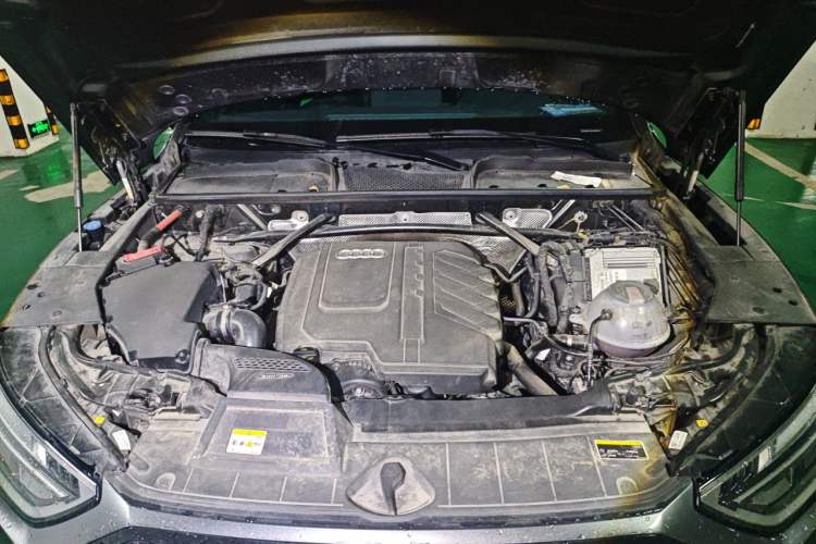 Used Audi Q5L 2023 40T Snow Sports Edition Engine Bay