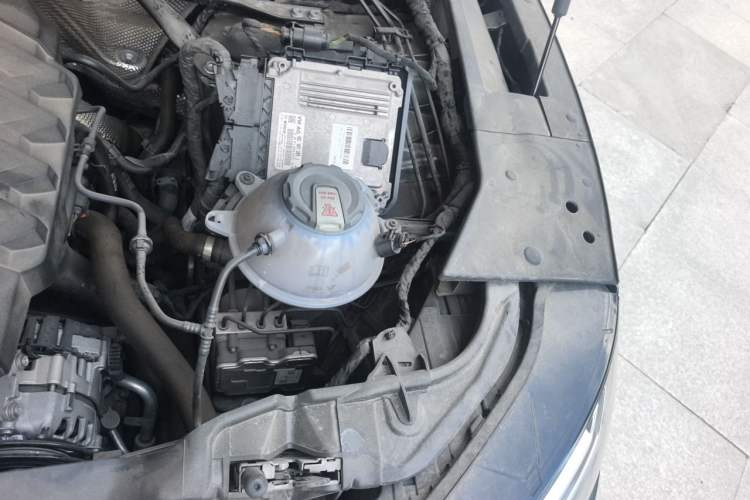 Used Audi Q5L 2023 40T Luxury Dynamic Model Engine Bay Left