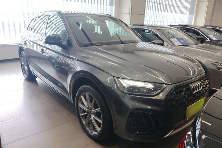 Used Audi Q5L 2023 40T Luxury Dynamic Model Front Right 45 Deg