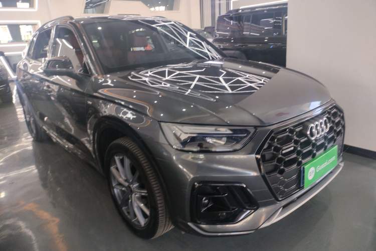 Used Audi Q5L 2023 40T Luxury Dynamic Model Front Right 45 Deg