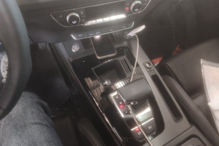Used Audi Q5L 2023 40T Luxury Dynamic Model Gear Lever