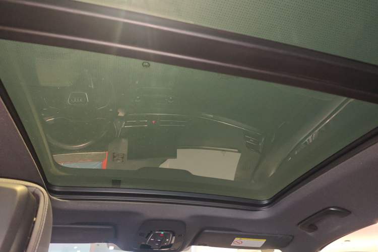 Used Audi Q5L 2023 40T Luxury Dynamic Model Headliner