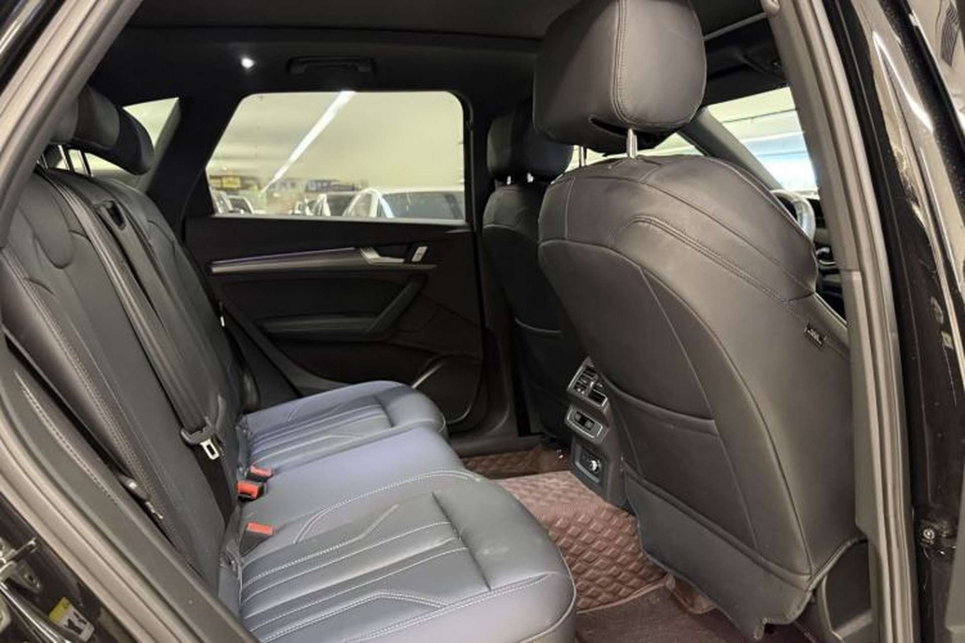 Used Audi Q5L 2023 40T Luxury Dynamic Model Interior 3