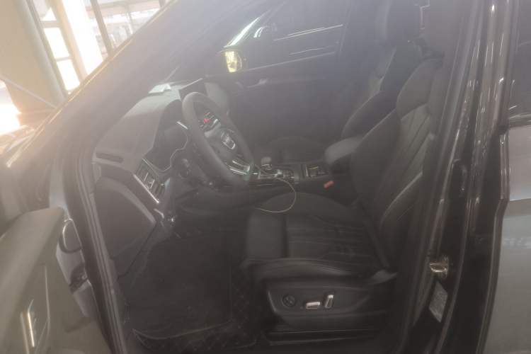 Used Audi Q5L 2023 40T Luxury Dynamic Model Left Front Seat