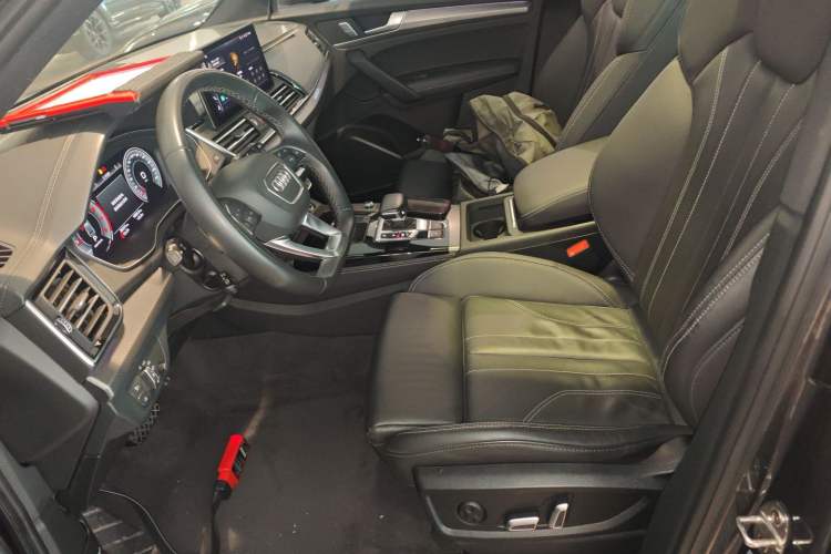 Used Audi Q5L 2023 40T Luxury Dynamic Model Left Front Seat