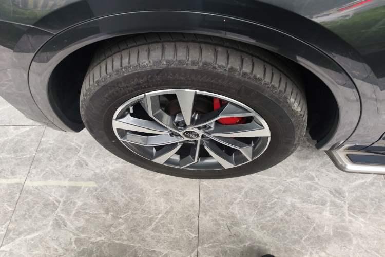 Used Audi Q5L 2023 40T Luxury Dynamic Model Left Front Wheel Hub