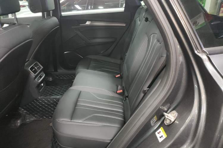 Used Audi Q5L 2023 40T Luxury Dynamic Model Left Rear Seat
