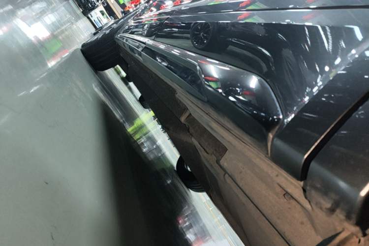 Used Audi Q5L 2023 40T Luxury Dynamic Model Left Side Sill