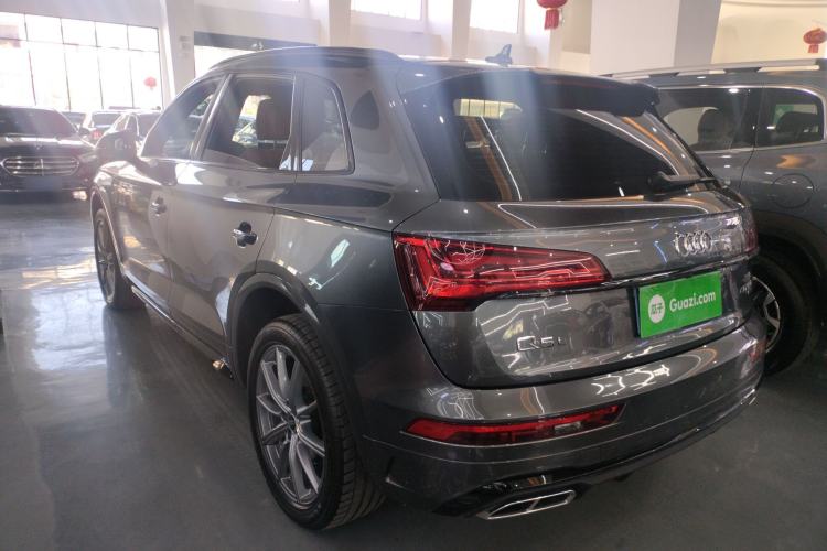 Used Audi Q5L 2023 40T Luxury Dynamic Model Rear Left 45 Deg