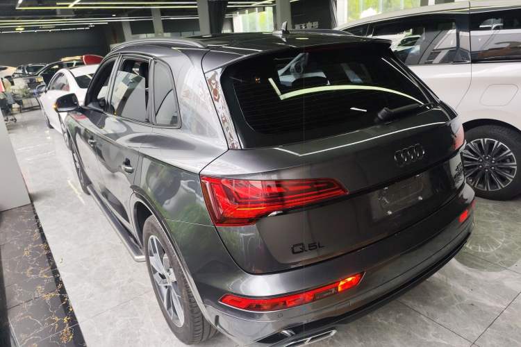 Used Audi Q5L 2023 40T Luxury Dynamic Model Rear Left 45 Deg