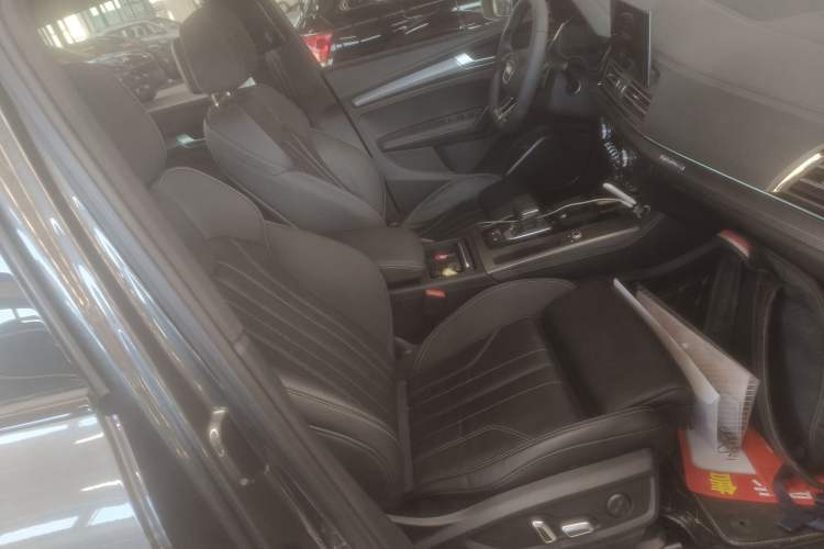 Used Audi Q5L 2023 40T Luxury Dynamic Model Right Front Seat