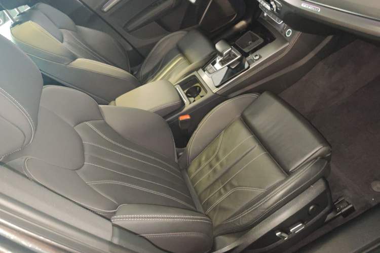 Used Audi Q5L 2023 40T Luxury Dynamic Model Right Front Seat