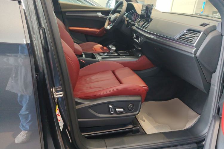 Used Audi Q5L 2023 40T Luxury Dynamic Model Right Front Seat