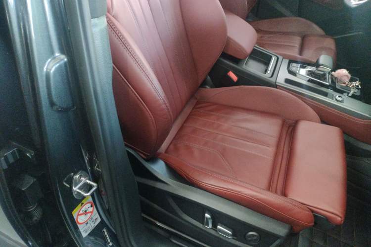 Used Audi Q5L 2023 40T Luxury Dynamic Model Right Front Seat