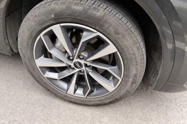 Used Audi Q5L 2023 40T Luxury Dynamic Model Right Front Wheel Hub