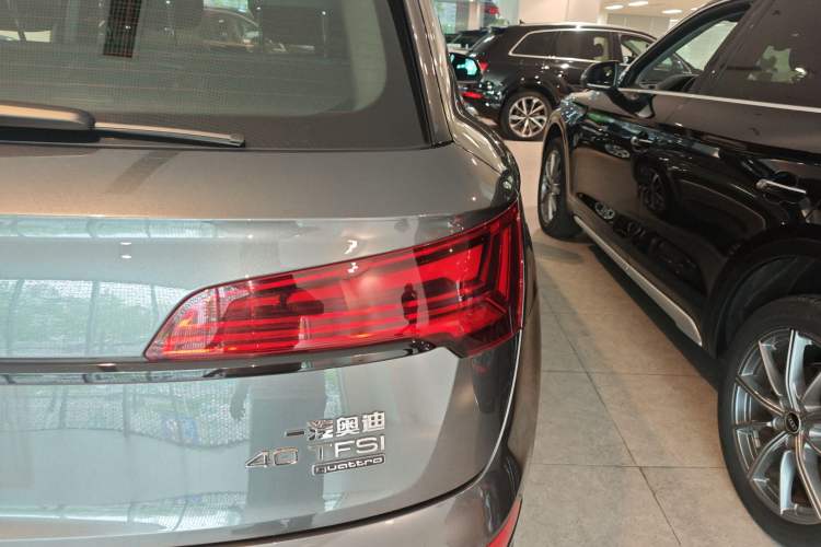 Used Audi Q5L 2023 40T Luxury Dynamic Model Right Rear Taillight