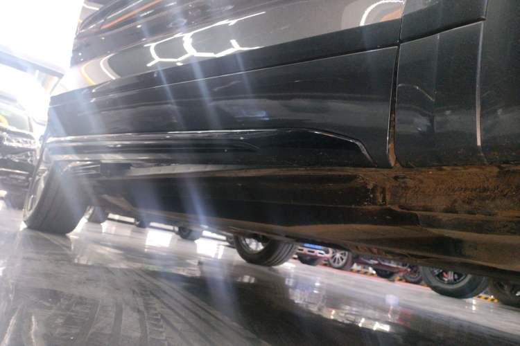 Used Audi Q5L 2023 40T Luxury Dynamic Model Right Side Sill