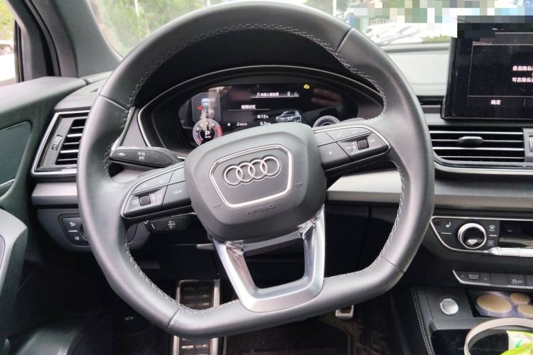 Used Audi Q5L 2023 40T Luxury Dynamic Model Steering Wheel