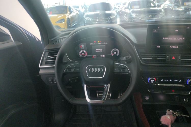 Used Audi Q5L 2023 40T Luxury Dynamic Model Steering Wheel
