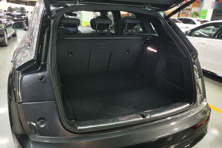 Used Audi Q5L 2023 40T Luxury Dynamic Model Trunk