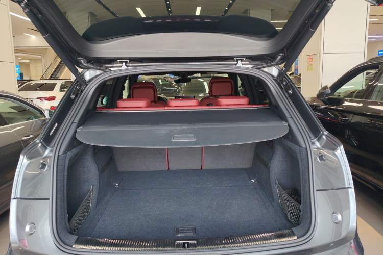 Used Audi Q5L 2023 40T Luxury Dynamic Model Trunk