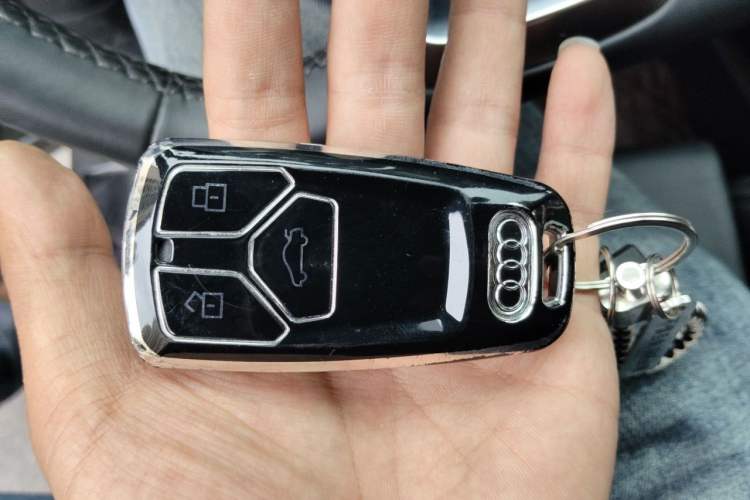 Used Audi Q5L 2023 40T Luxury Dynamic Model Vehicle Key