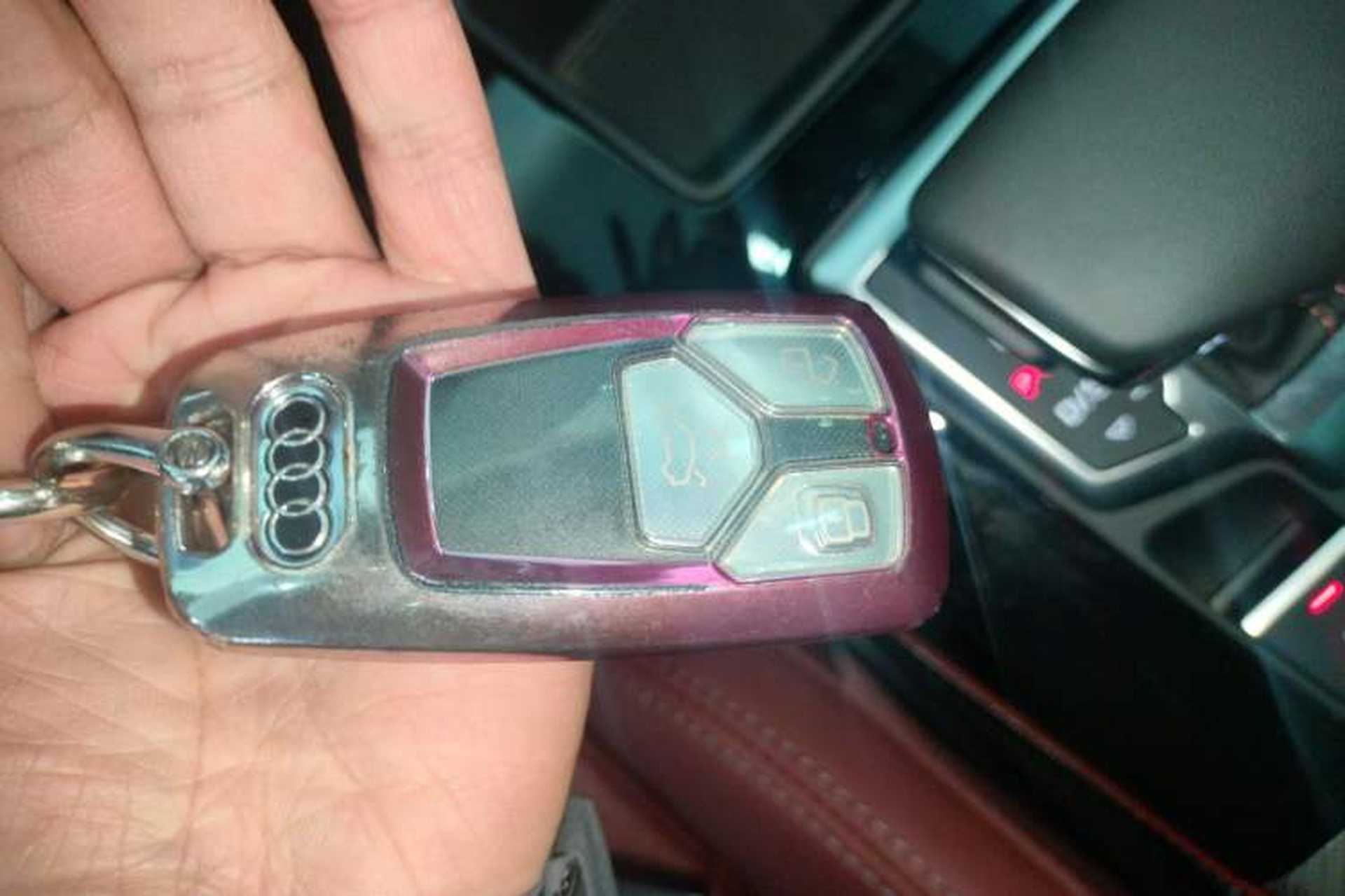 Used Audi Q5L 2023 40T Luxury Dynamic Model Vehicle Key