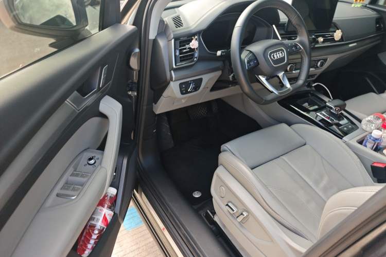 Used Audi Q5L 2023 40T Fashionable and Dynamic Edition Driver Seat