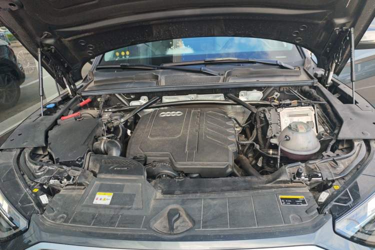 Used Audi Q5L 2023 40T Fashionable and Dynamic Edition Engine Bay