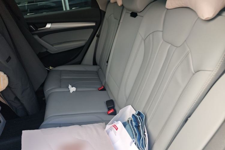 Used Audi Q5L 2023 40T Fashionable and Dynamic Edition Left Rear Seat
