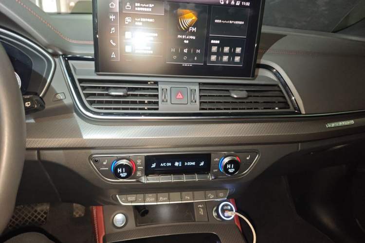 Used Audi Q5L 2023 40T Luxury Dynamic Model Audio And AC Panel