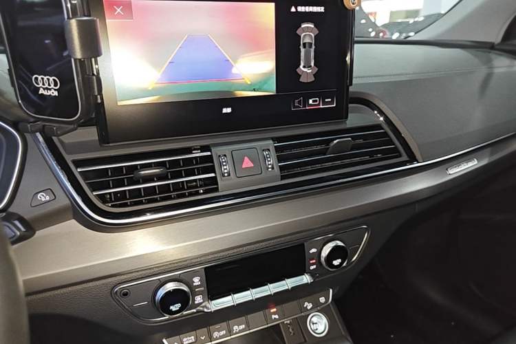 Used Audi Q5L 2023 40T Fashionable and Dynamic Edition Audio And AC Panel